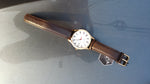 Caravelle by Bulova Classic dorado y cuero café 44B116